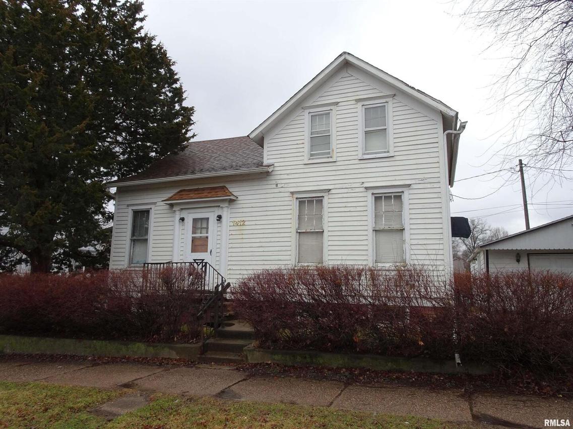 1412 13th Ave., Moline, IL 61265