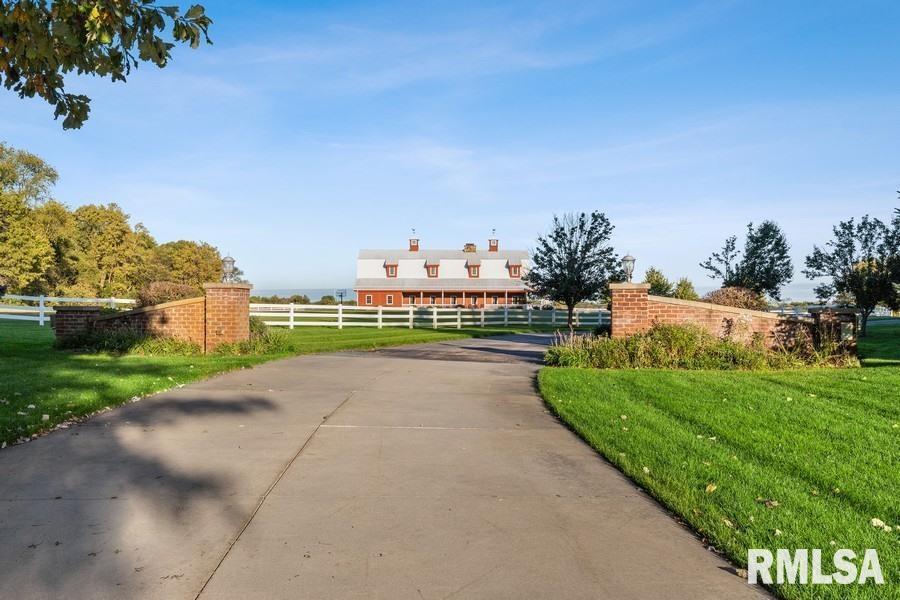 9006 Wolf Rd., Geneseo, IL 61254