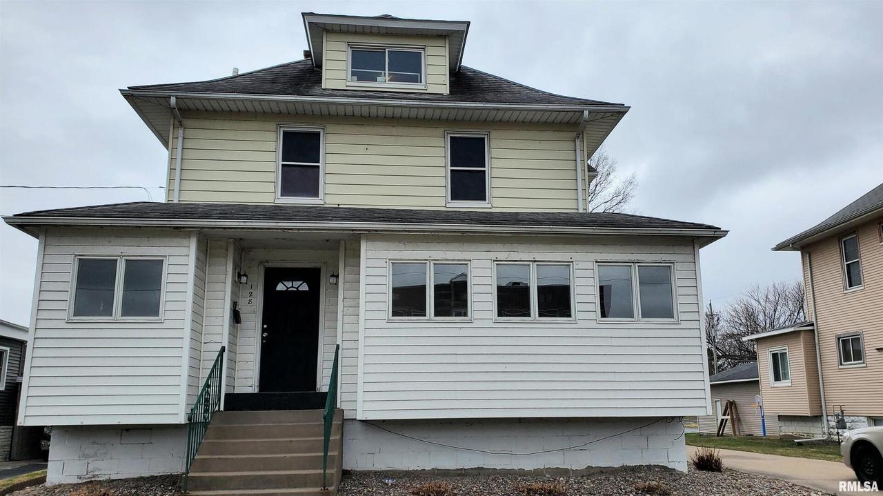 128 W 2nd Ave., Milan, IL 61264