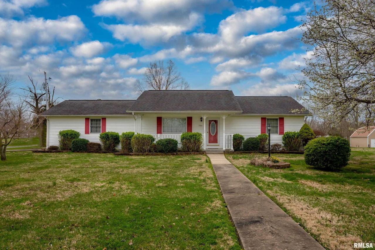 1900 W Cherry St., Herrin, IL 62948