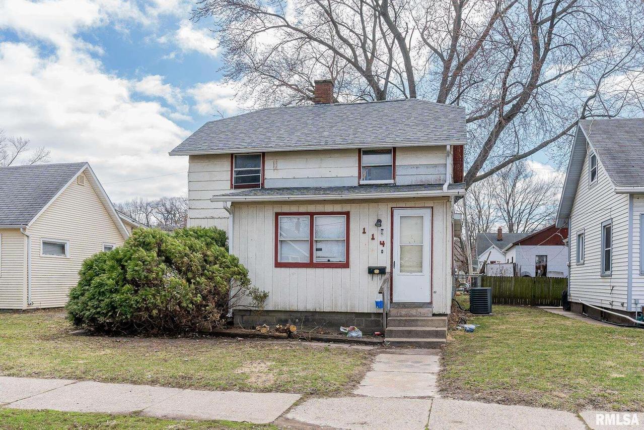 114 15th Ave., East Moline, IL 61244
