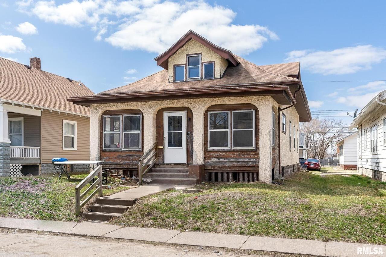 1208 Glenhurst Ct., Rock Island, IL 61201