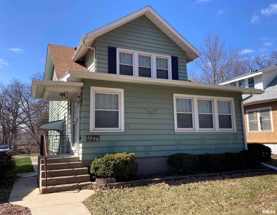 1528 28th St., Rock Island, IL 61201