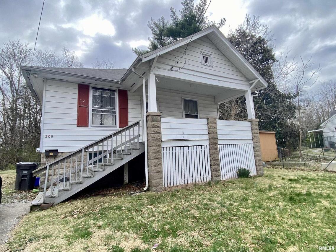 209 S Springer St., Carbondale, IL 62901