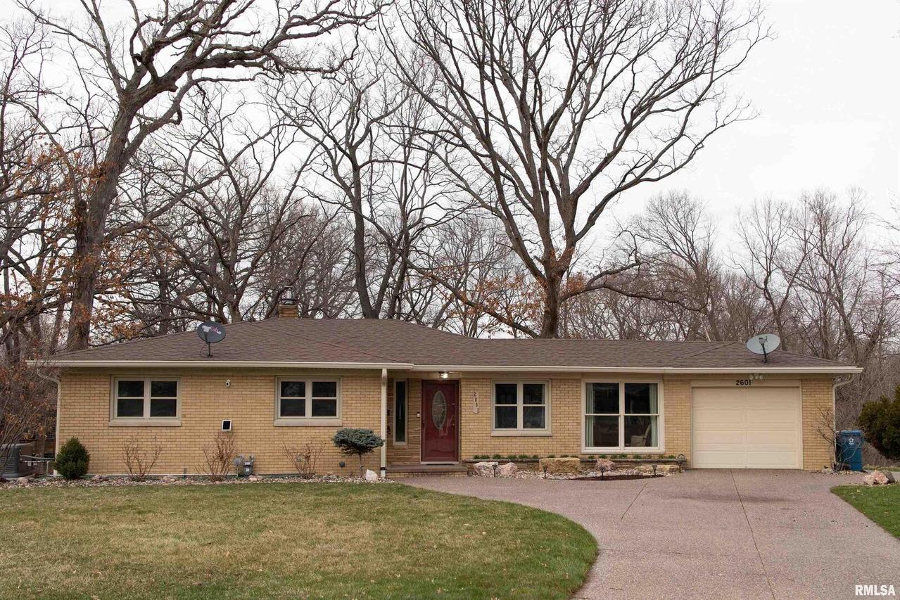 2601 5th Street Ct., East Moline, IL 61244