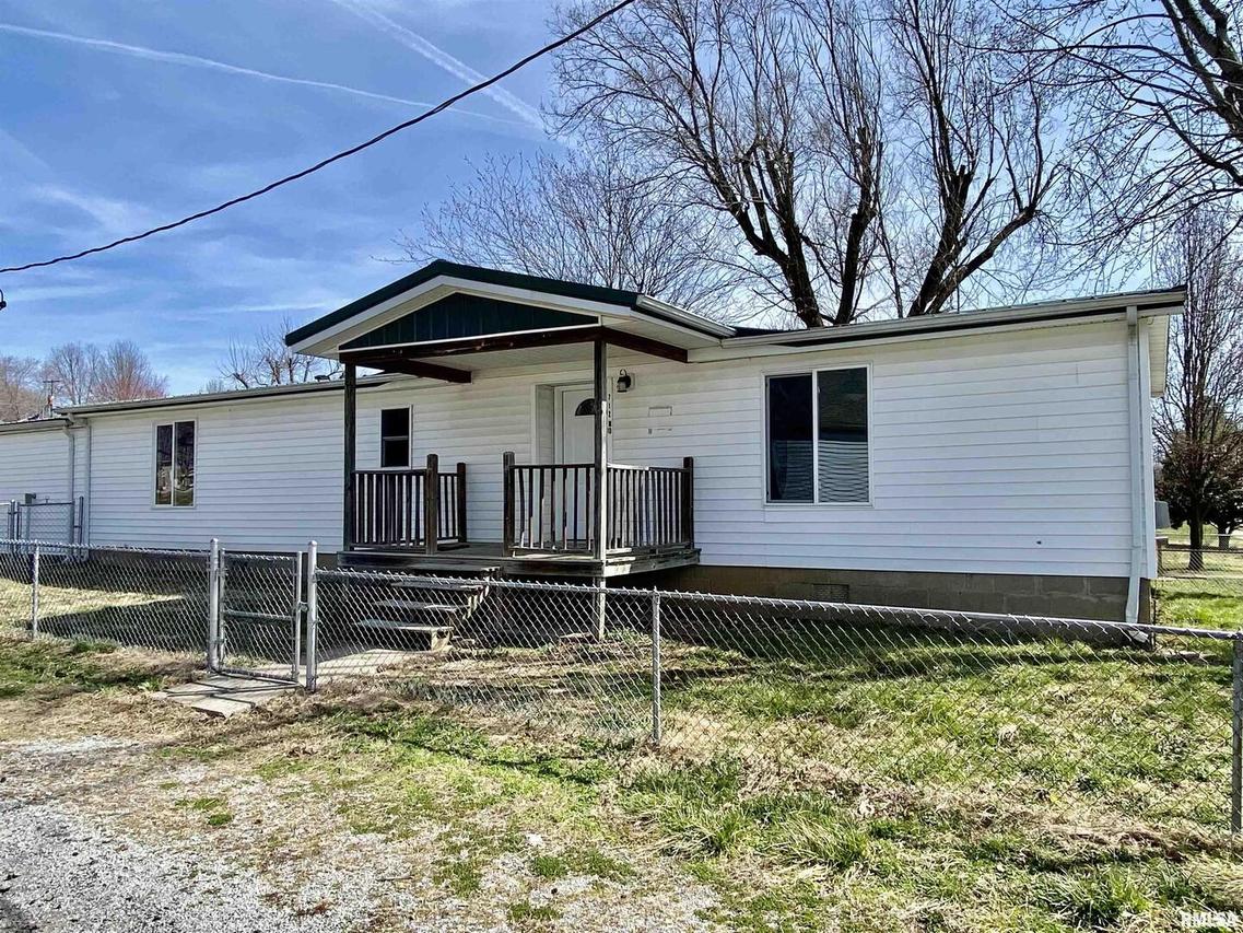 712 W 10th St., Johnston City, IL 62951