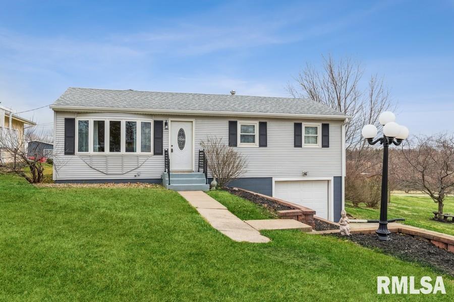 1304 SE 3rd Ave., Aledo, IL 61231