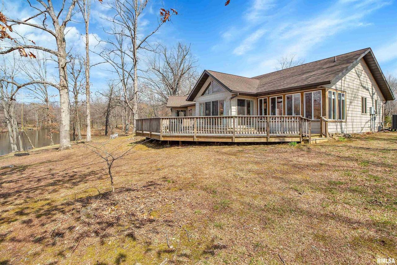 15316 Lake Point Dr., Benton, IL 62812