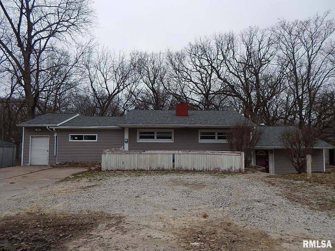 1952 3rd St. #A, East Moline, IL 61244