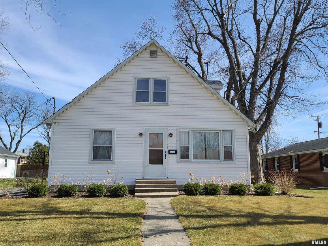 819 14th St., Fulton, IL 61252