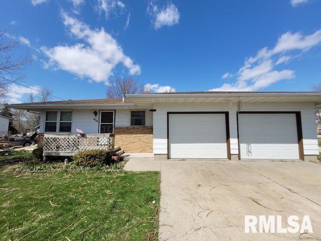 329 Main St., Hooppole, IL 61258