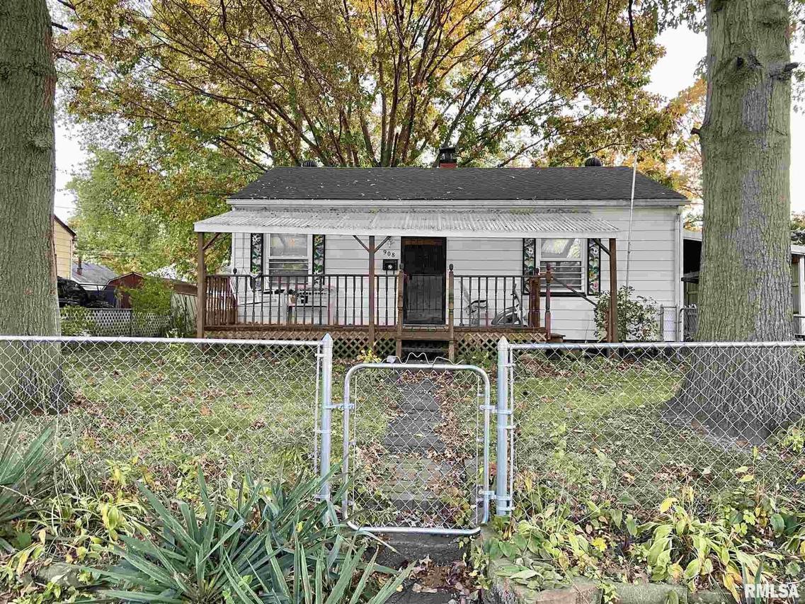 908 23rd Ave., Rock Island, IL 61210