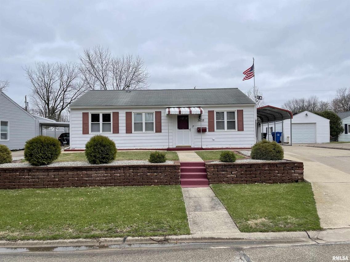 3633 15th Avenue Ct., Moline, IL 61265