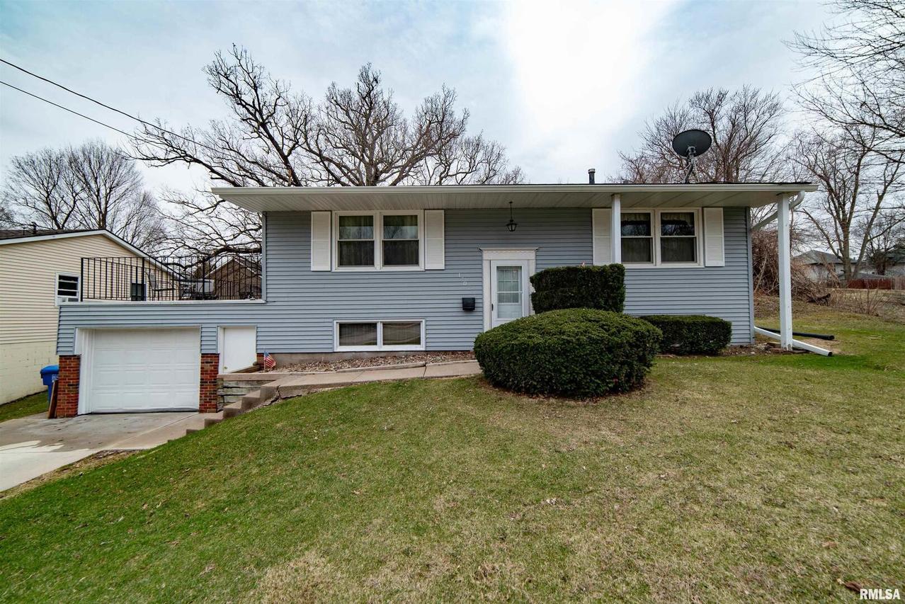 1702 27th Ave., Moline, IL