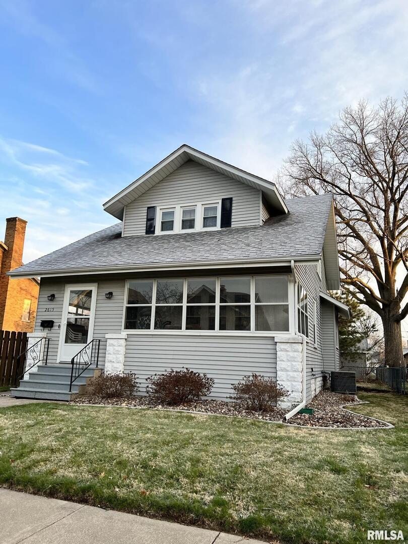 2615 14th Ave., Moline, IL 61265
