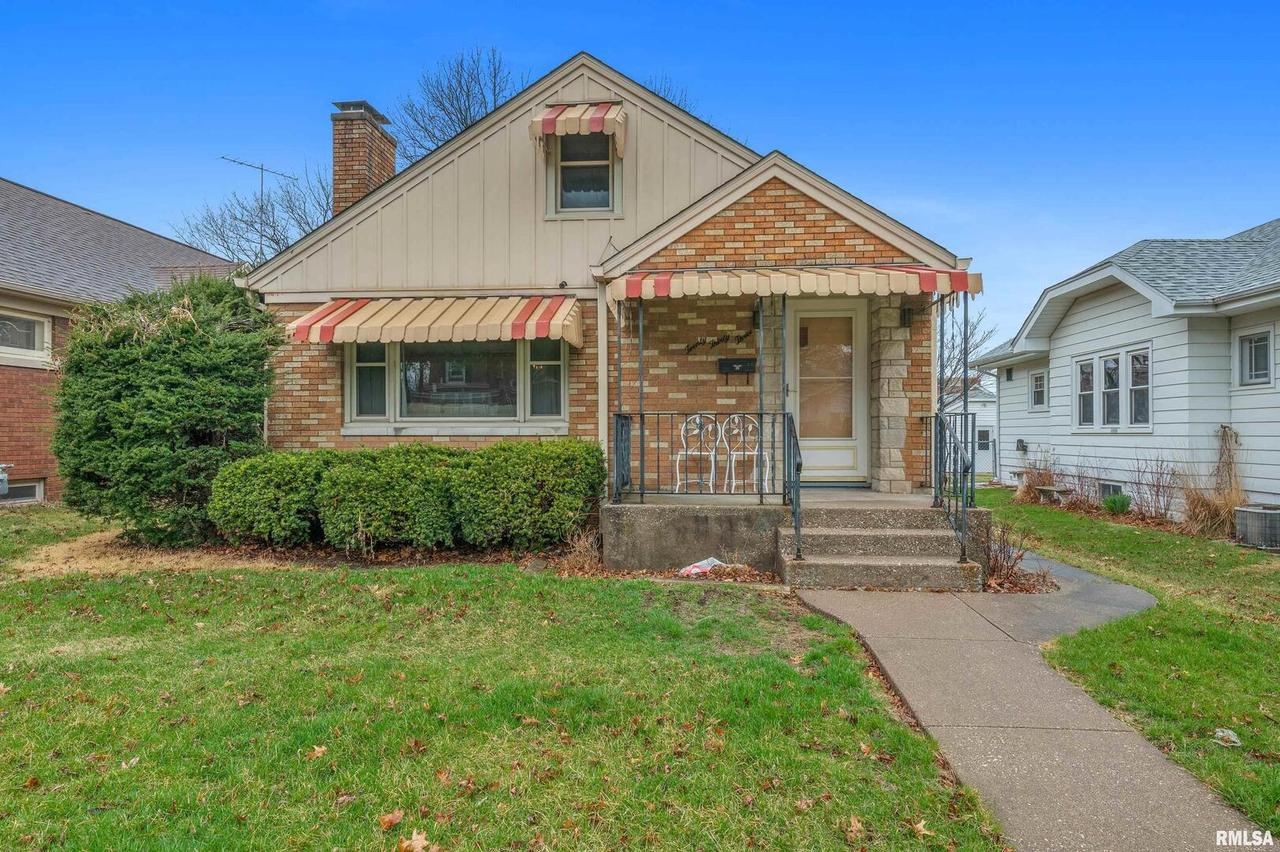 2033 12th St., Moline, IL 61265