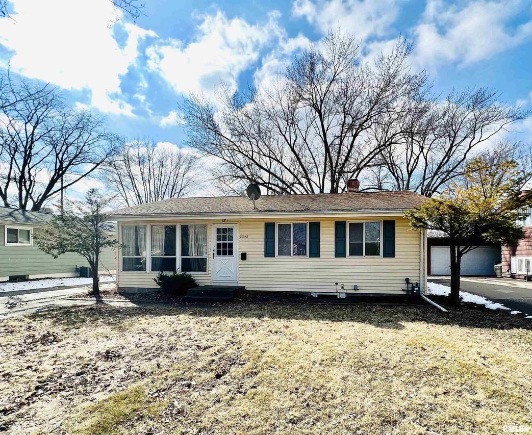 2342 46th Street Ct., Rock Island, IL 61201