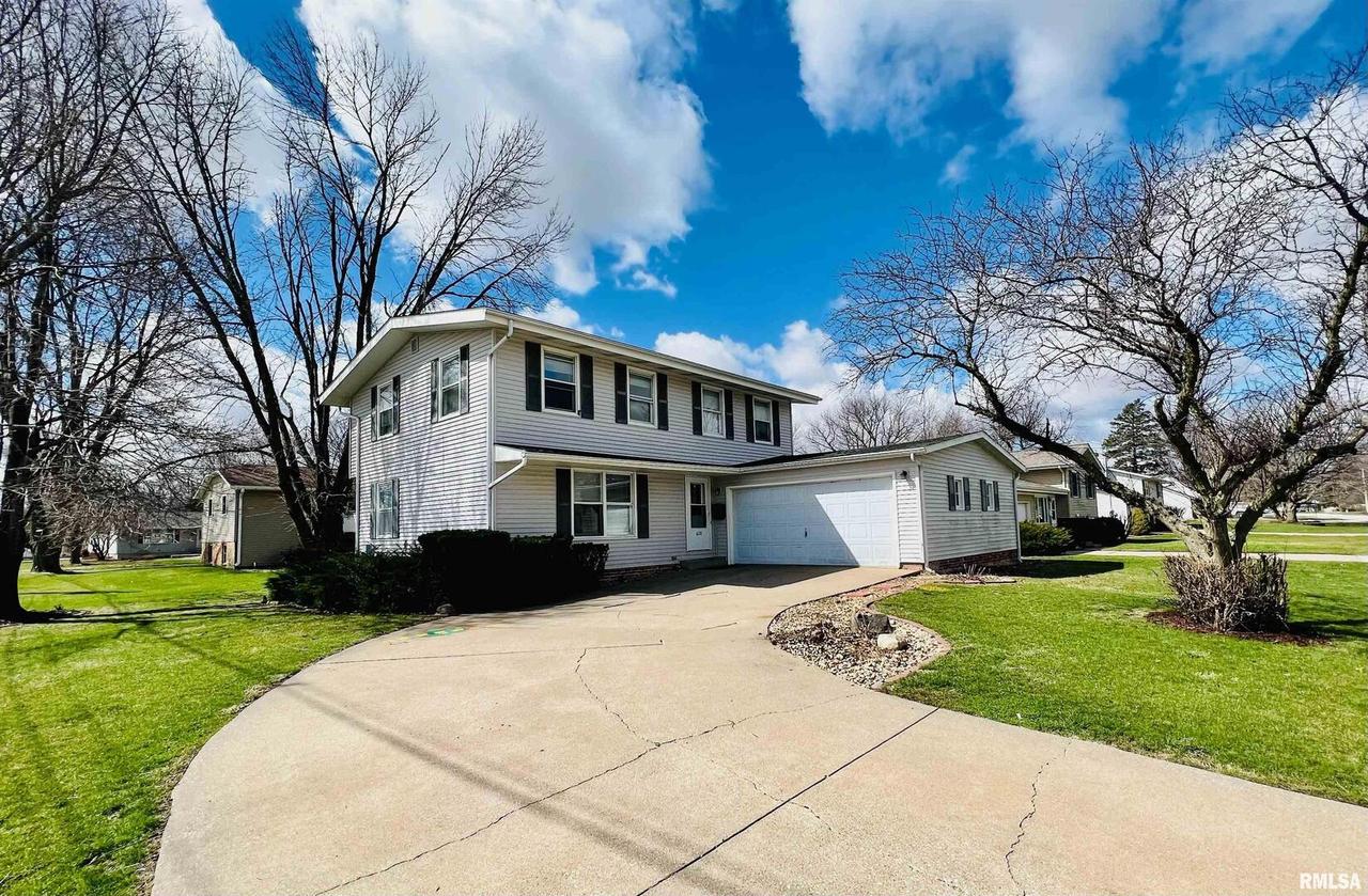 628 E Locust St., Geneseo, IL 61254