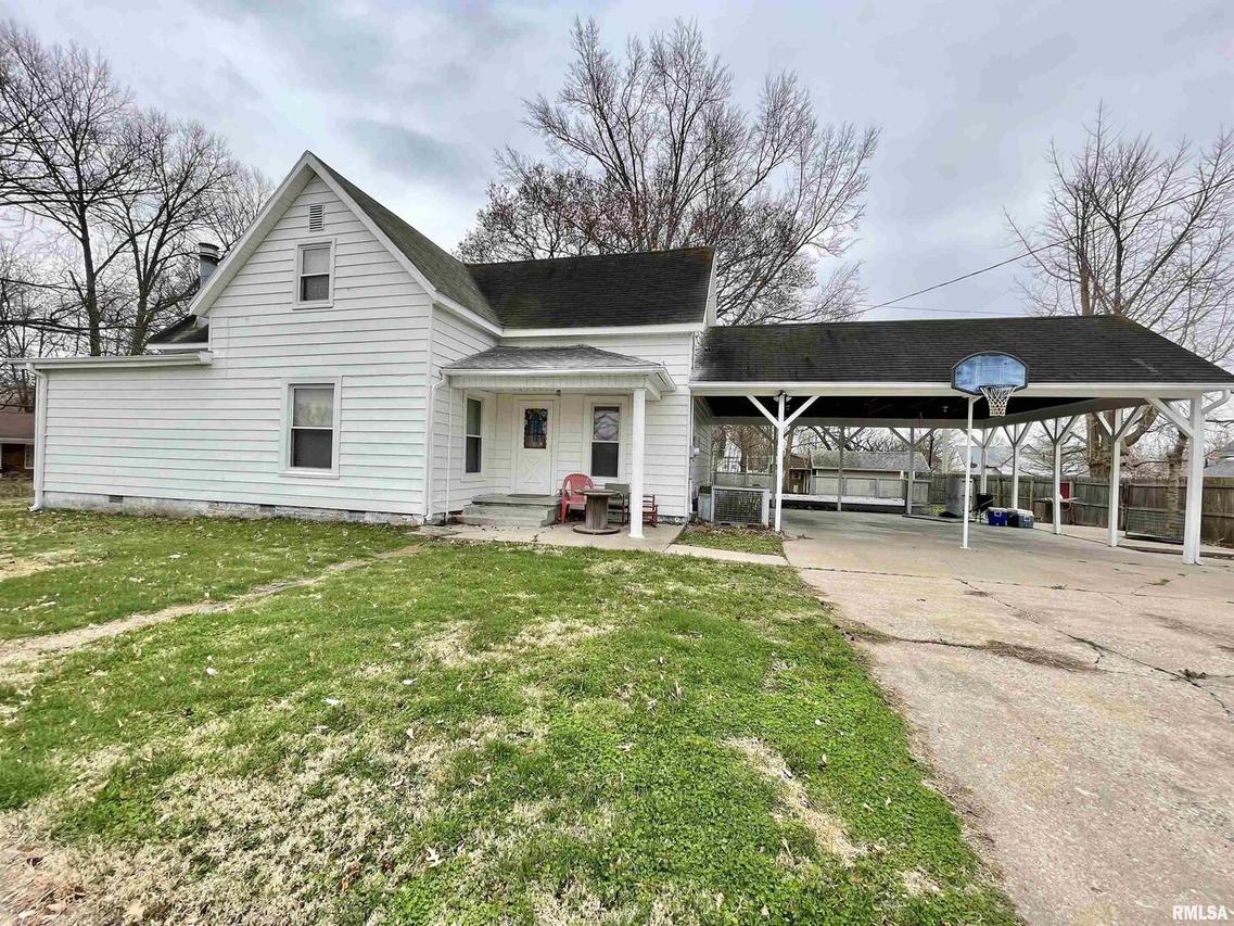 2017 4th St., Eldorado, IL 62930