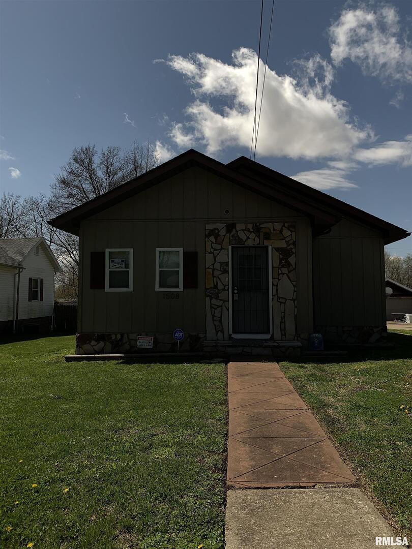 1508 Grand Ave., Johnston City, IL 62951