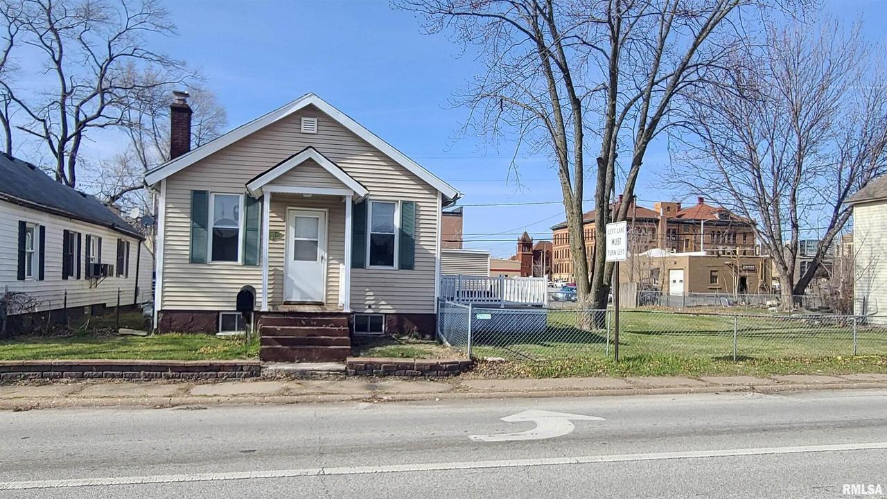 1415 5th Ave., Rock Island, IL 61201