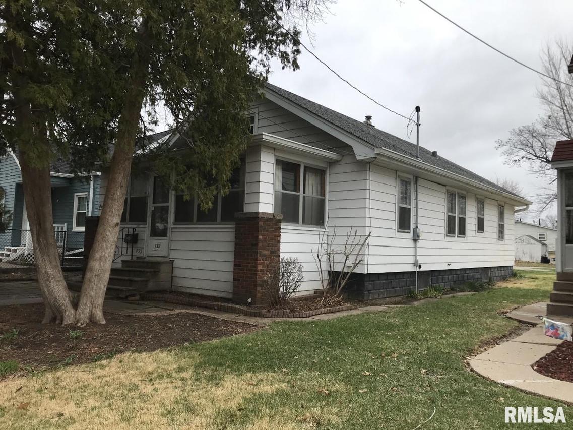 433 10th St. #A, Silvis, IL 61282