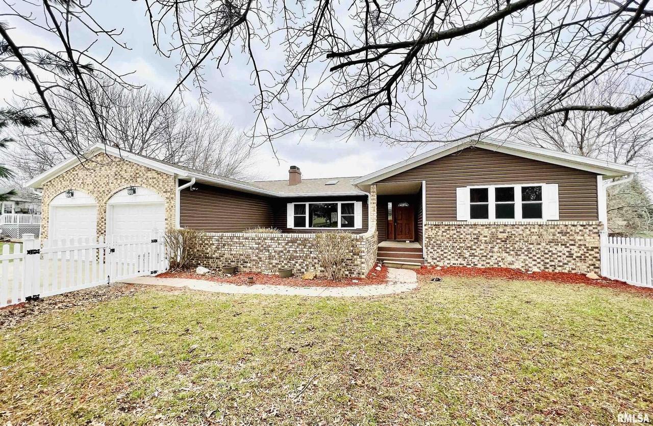 904 NE 4th St., Aledo, IL 61231