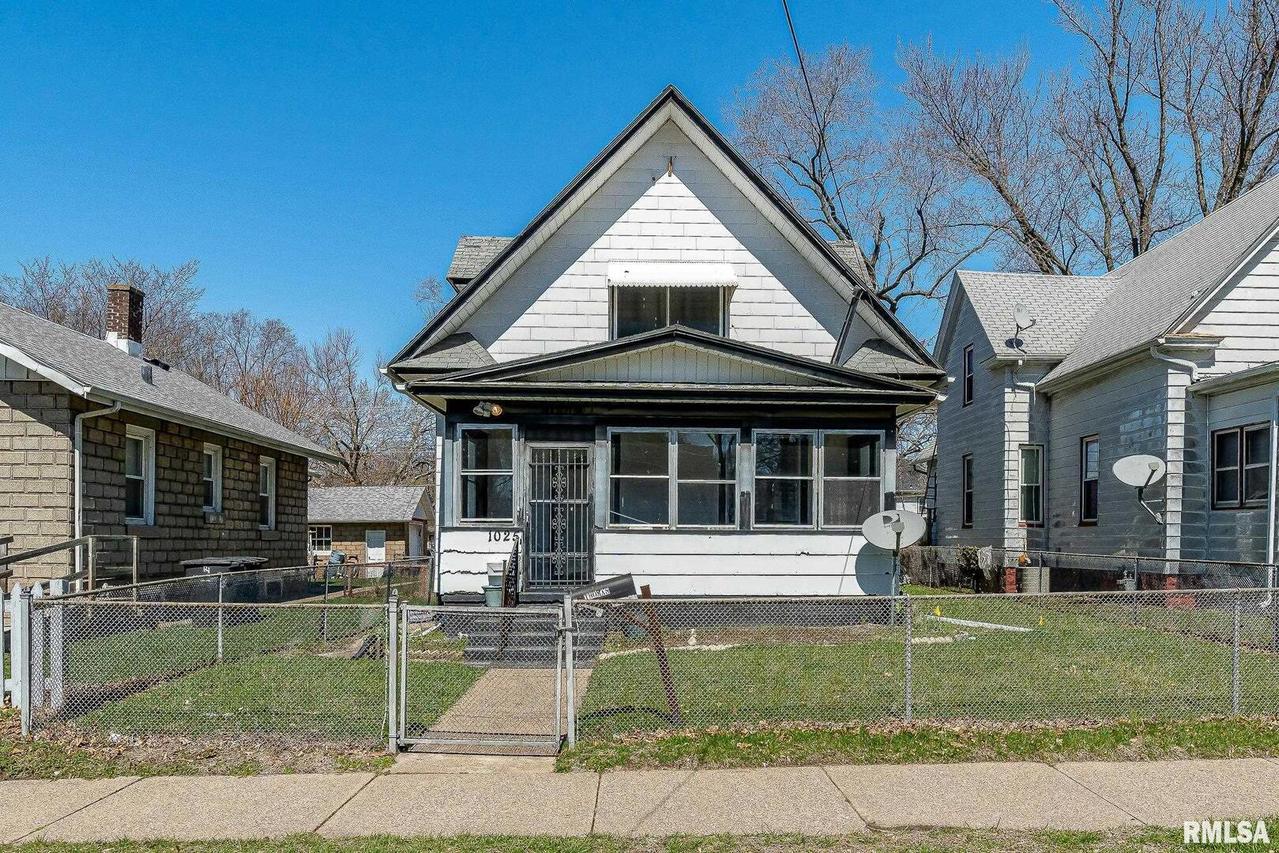 1025 12th Ave., Rock Island, IL 61201
