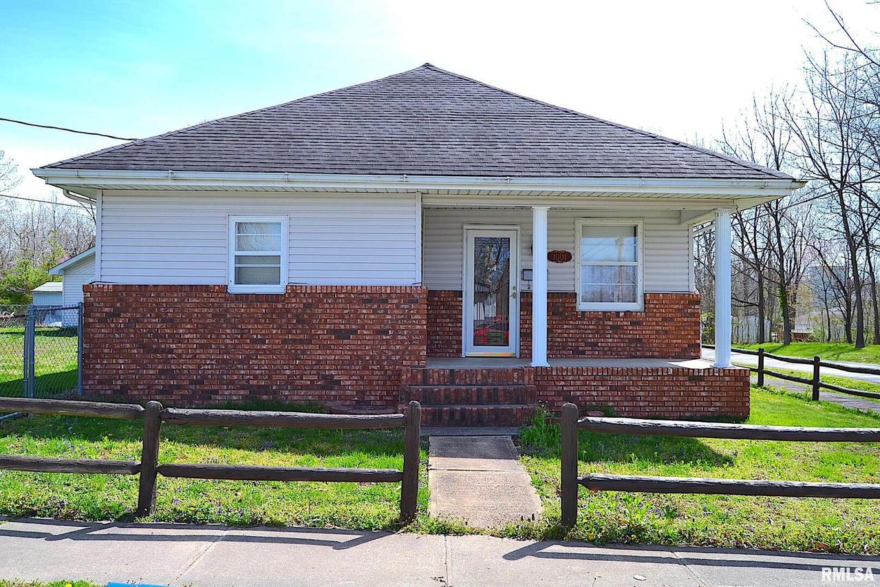 1001 Chestnut Ave., Johnston City, IL 62951