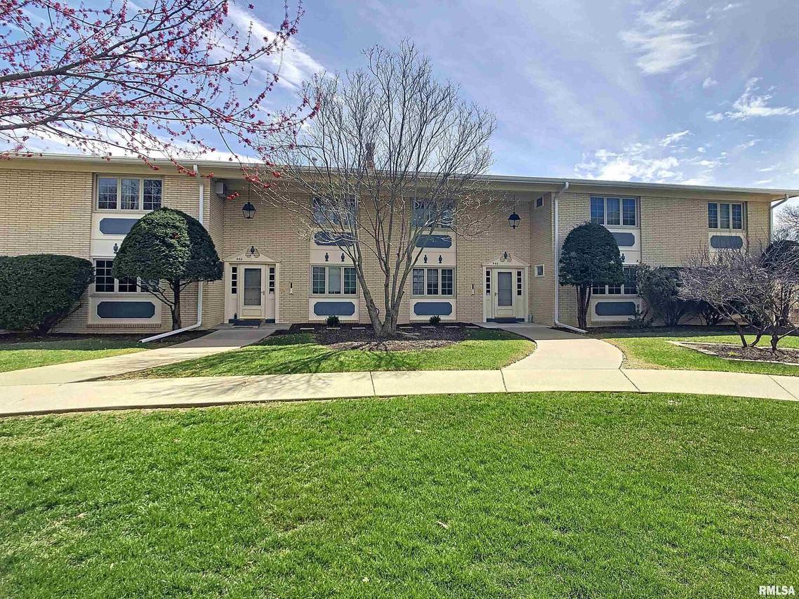 940 17th St. #9, Moline, IL 61265