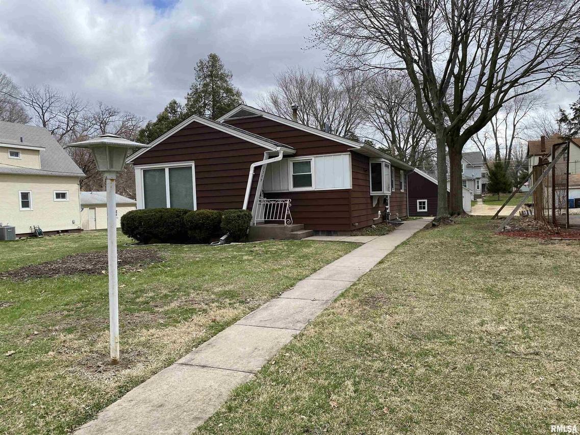 1309 43rd St., Rock Island, IL 61201