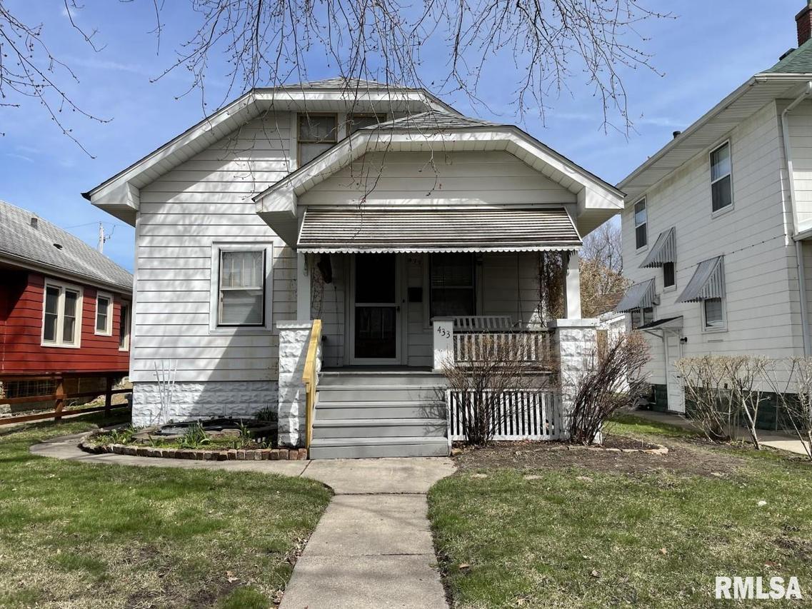 433 20th Ave., Moline, IL 61265