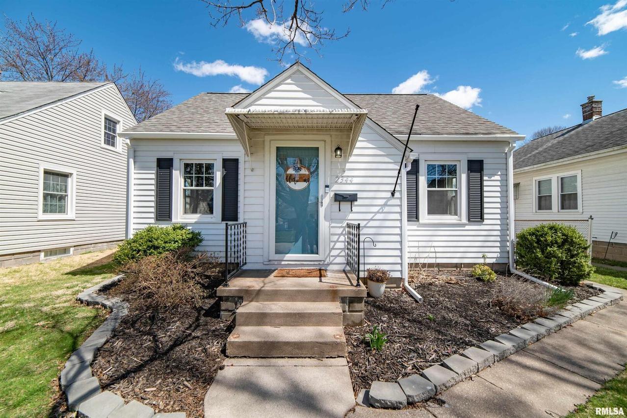 2344 28th St., Moline, IL 61265