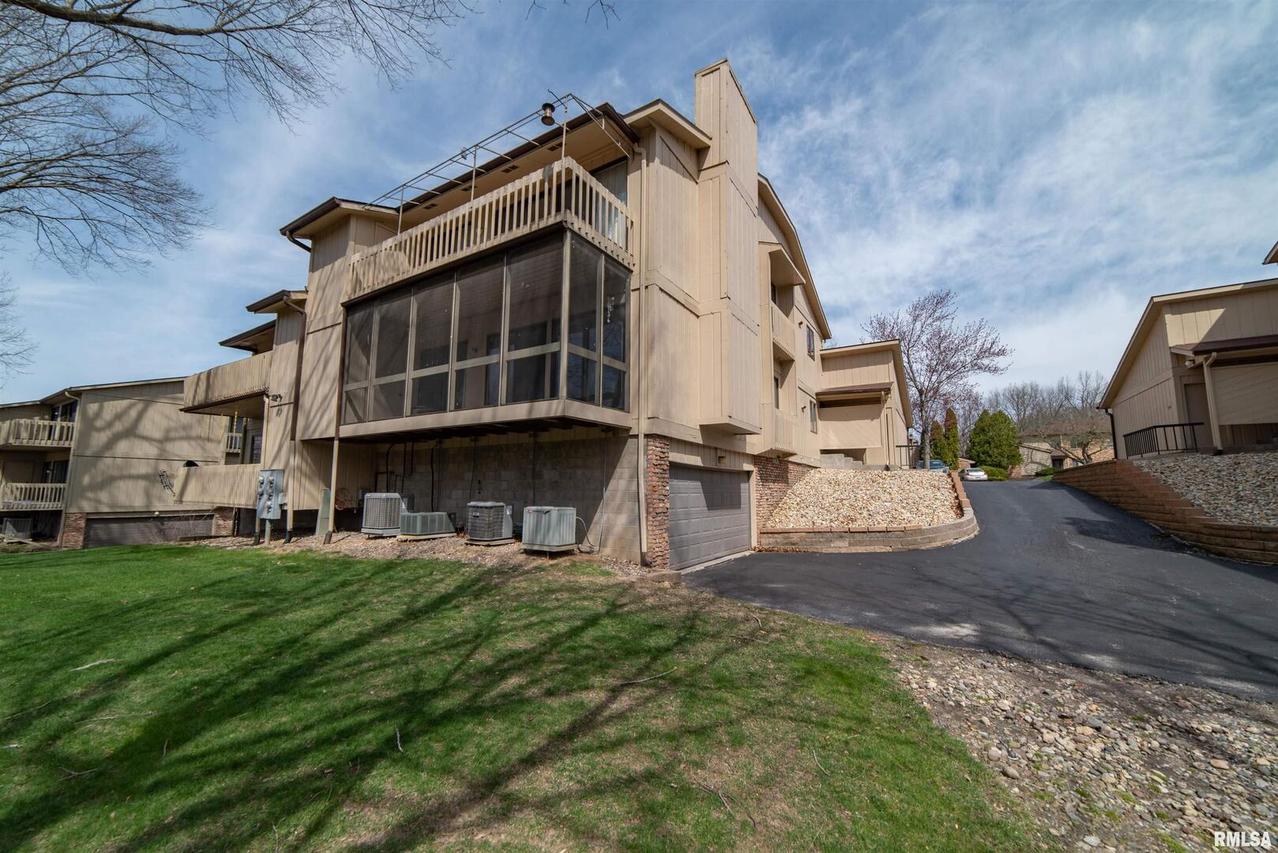 722 51st Ave. #12, East Moline, IL 61244