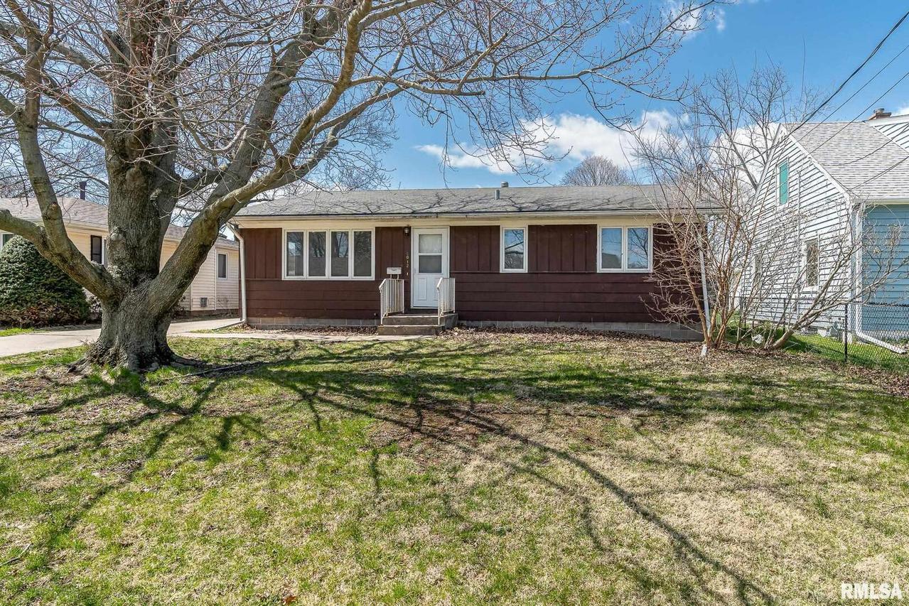 2012 31st St., Rock Island, IL 61201