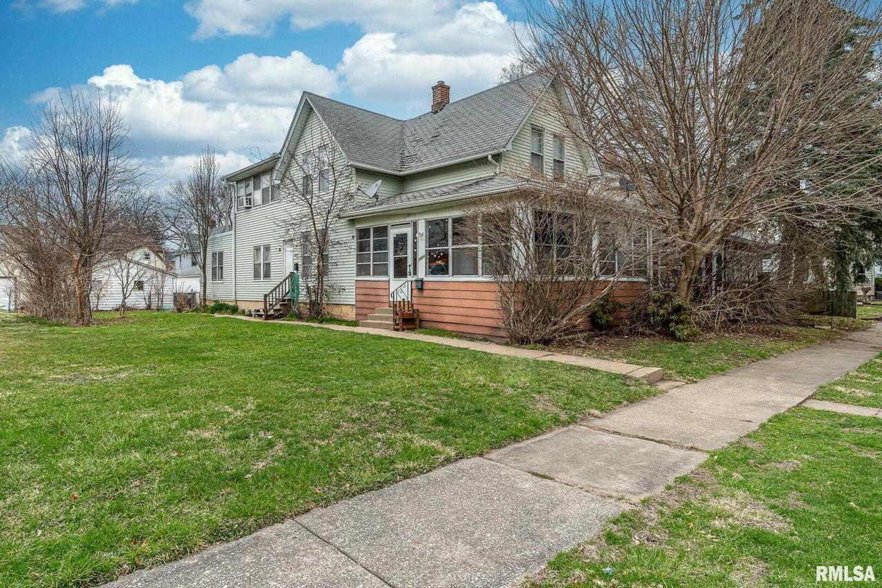 1419 11th St. #A, Moline, IL 61265