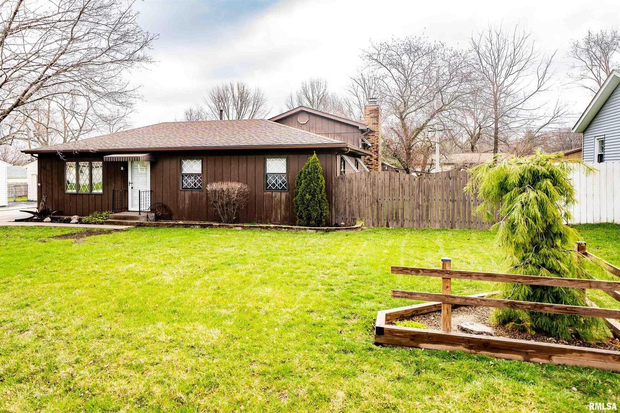 131 E 5th St., Coal Valley, IL 61240