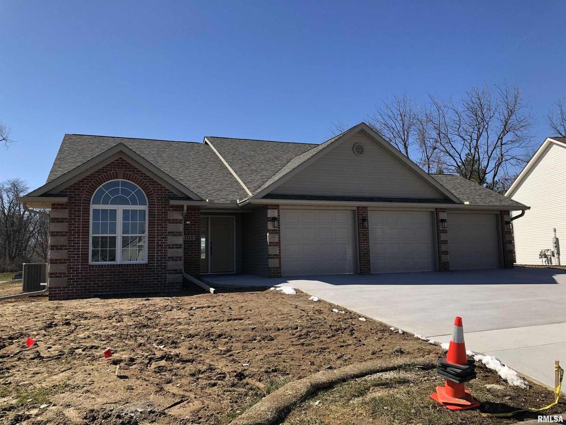 1111 33rd Avenue Cir., Silvis, IL 61282