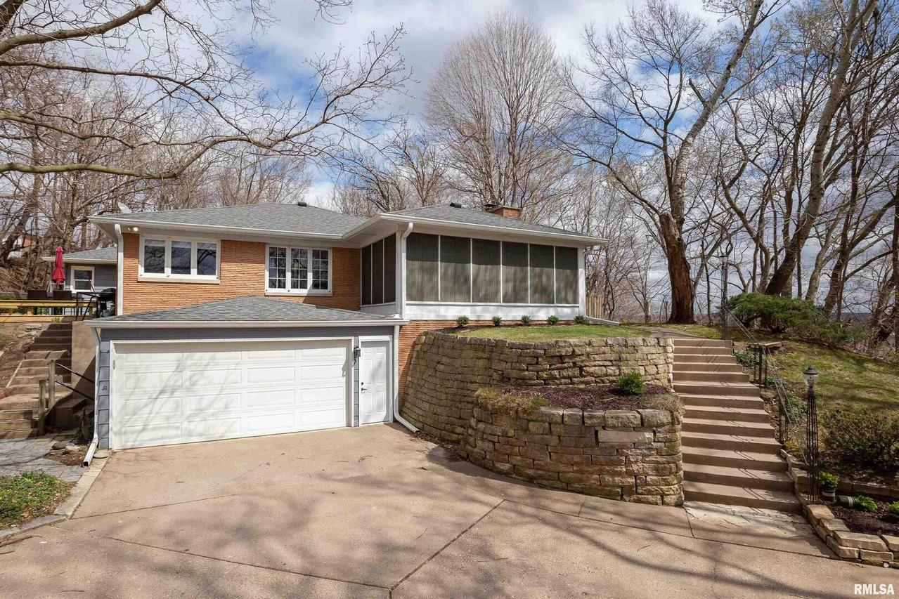 3758 41st St., Moline, IL 61265