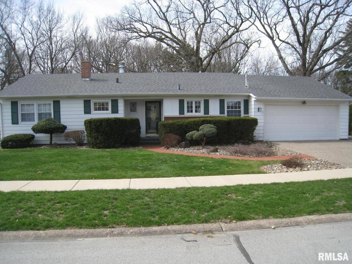 1615 40th Street Ct., Moline, IL 61265