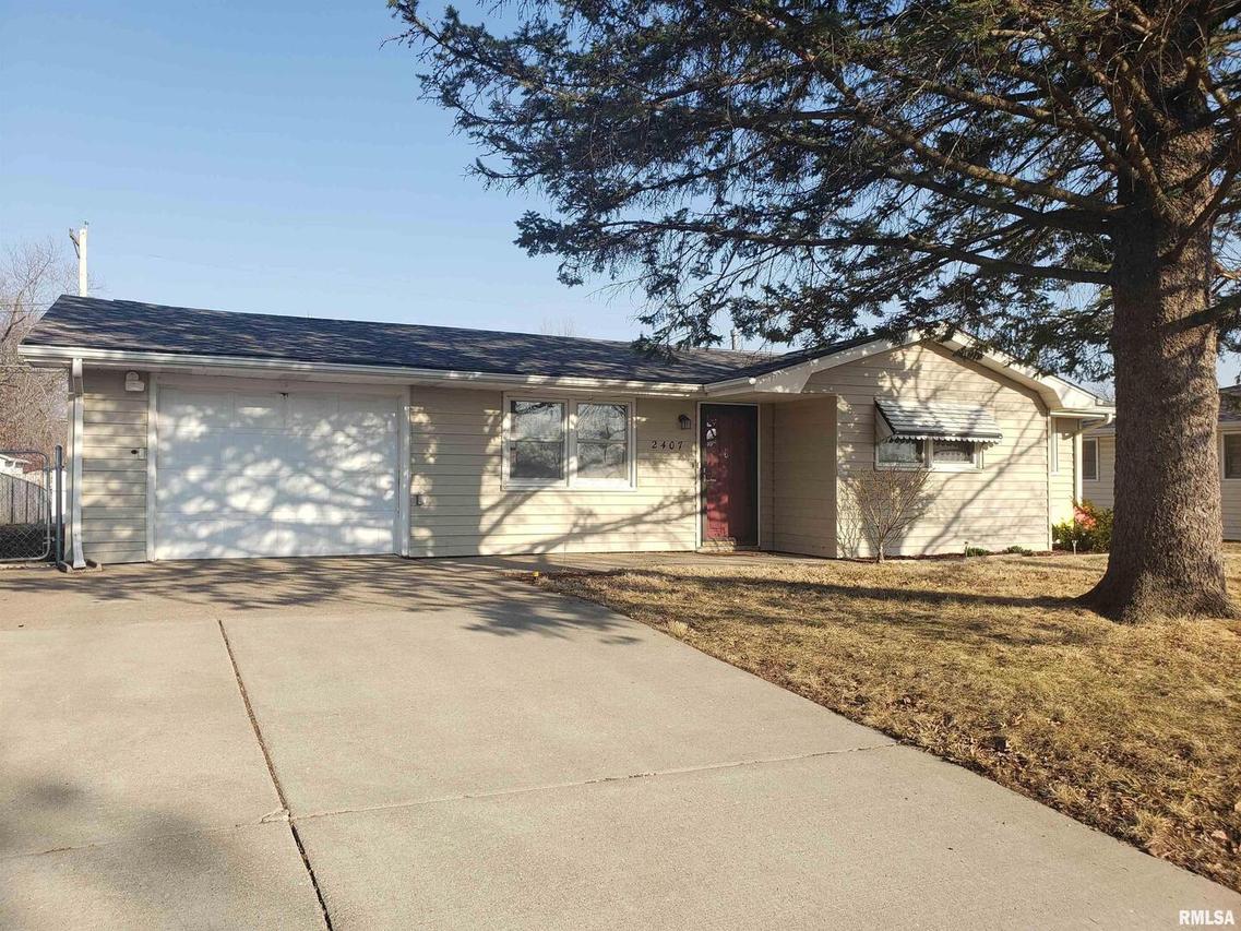 2407 10th St., Silvis, IL 61282