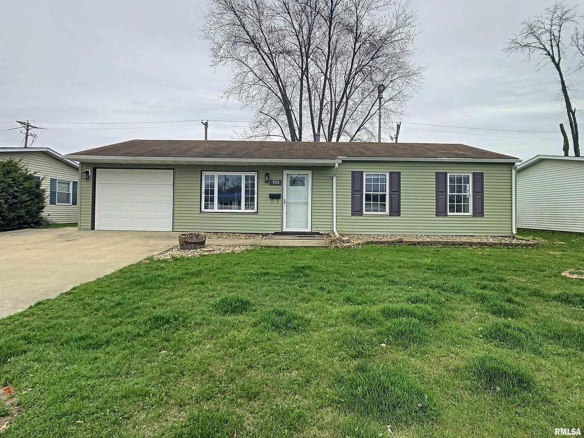 752 41st Ave., East Moline, IL 61244