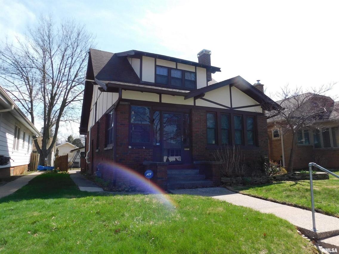 2744 14th Ave., Moline, IL 61265