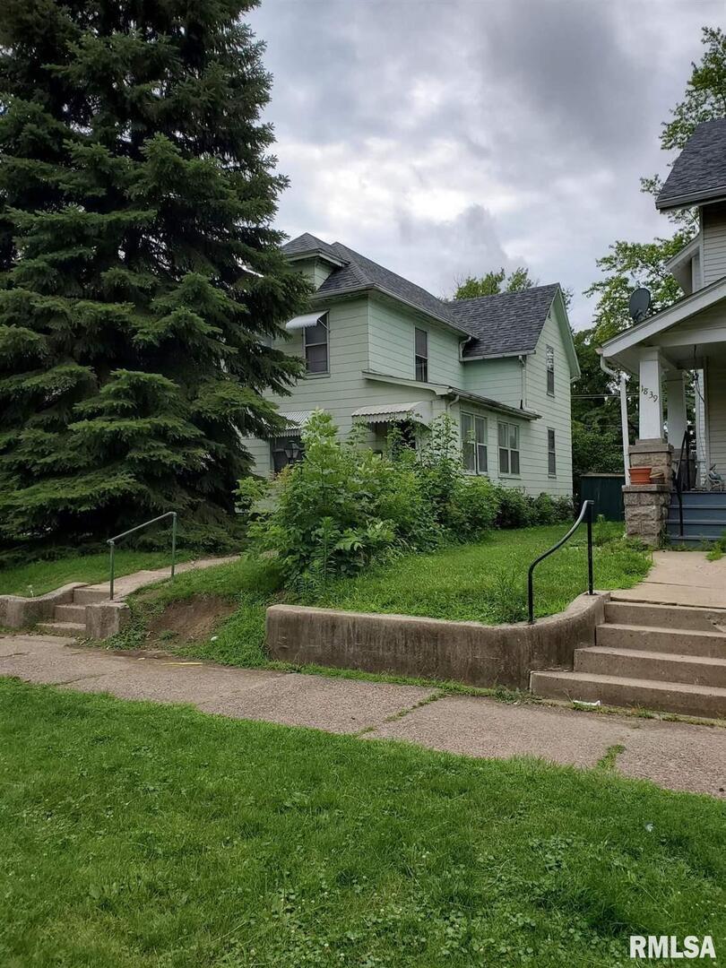 1841 13th St., Moline, IL 61265