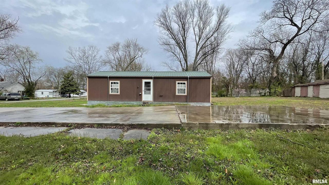 132 S 6th St., Desoto, IL 62924