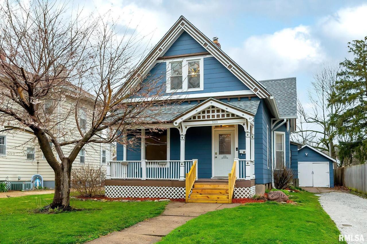 909 19th St., Rock Island, IL 61201