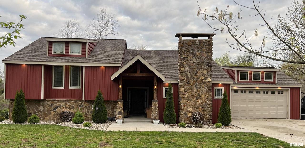 201 Sunset Dr., Carbondale, IL 62901