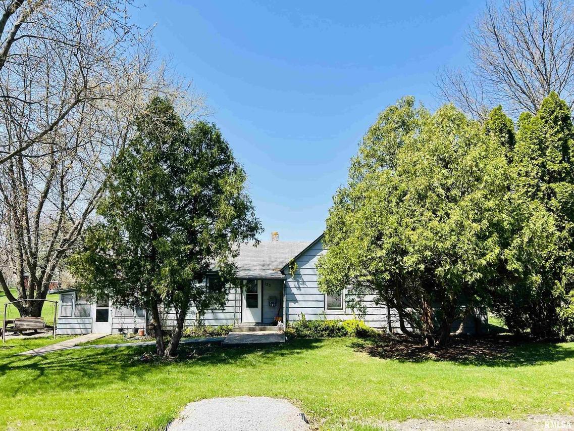 125 N 7th Ave., New Windsor, IL 61465
