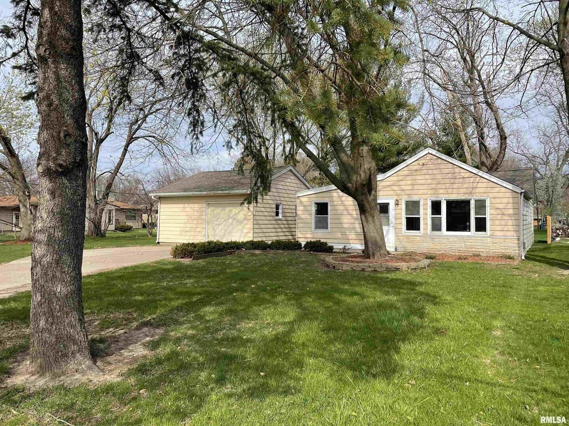 2008 44th St., Moline, IL 61265