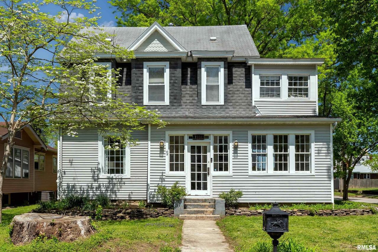 1904 Edith St., Murphysboro, IL 62966